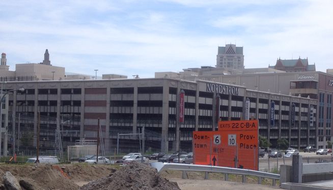 Police Woman Who Jumped From Mall Garage Was Suspected Shoplifter